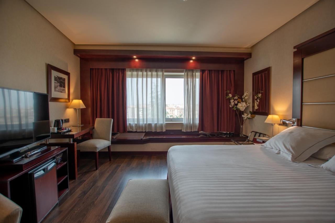 Hotel Andalucia Center Гранада Екстериор снимка