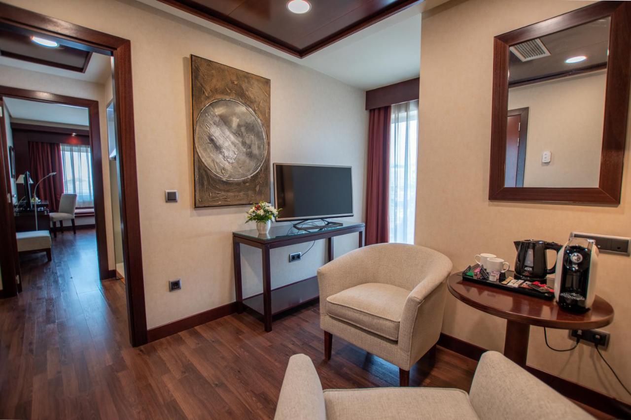 Hotel Andalucia Center Гранада Екстериор снимка