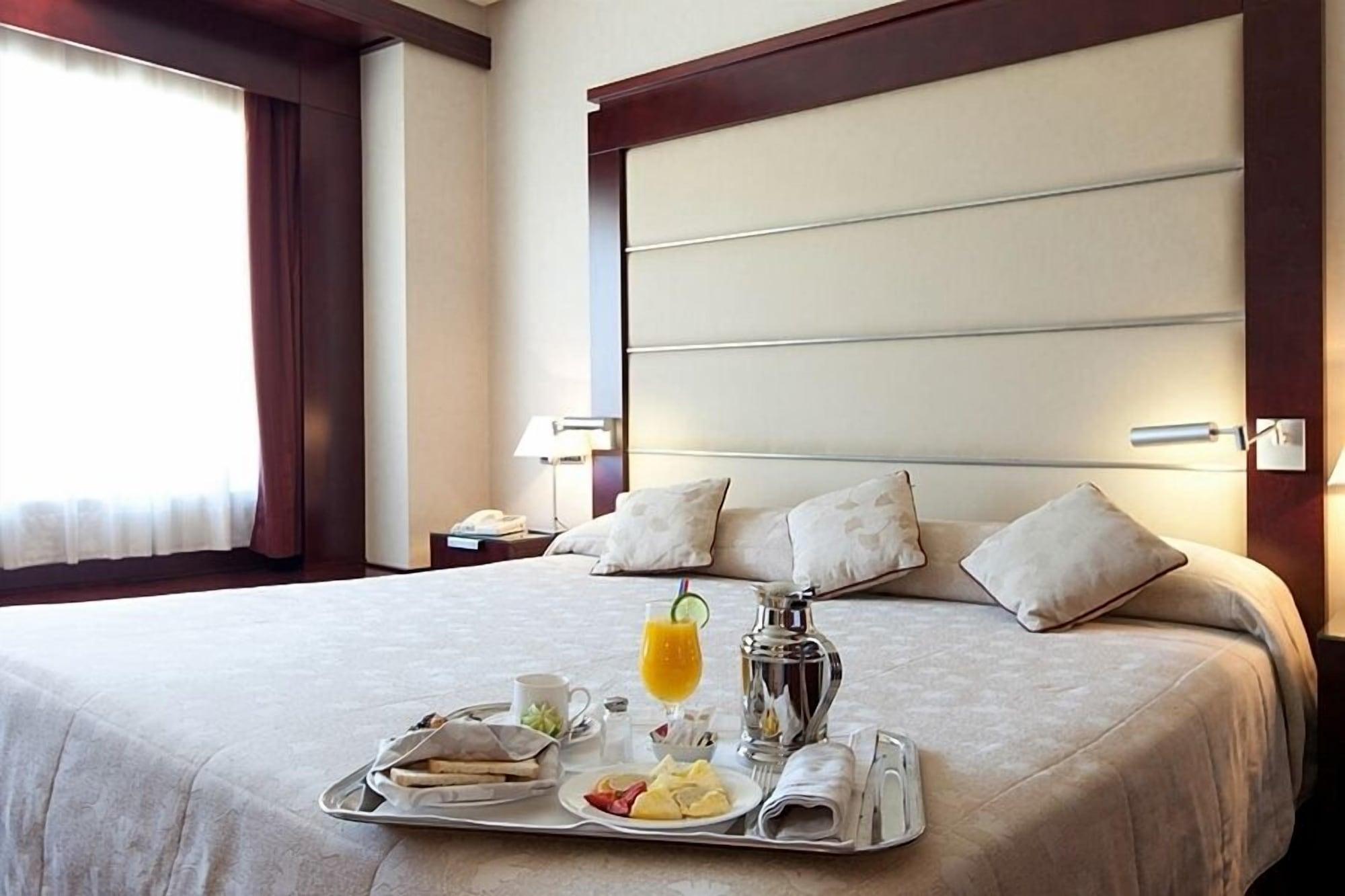 Hotel Andalucia Center Гранада Екстериор снимка