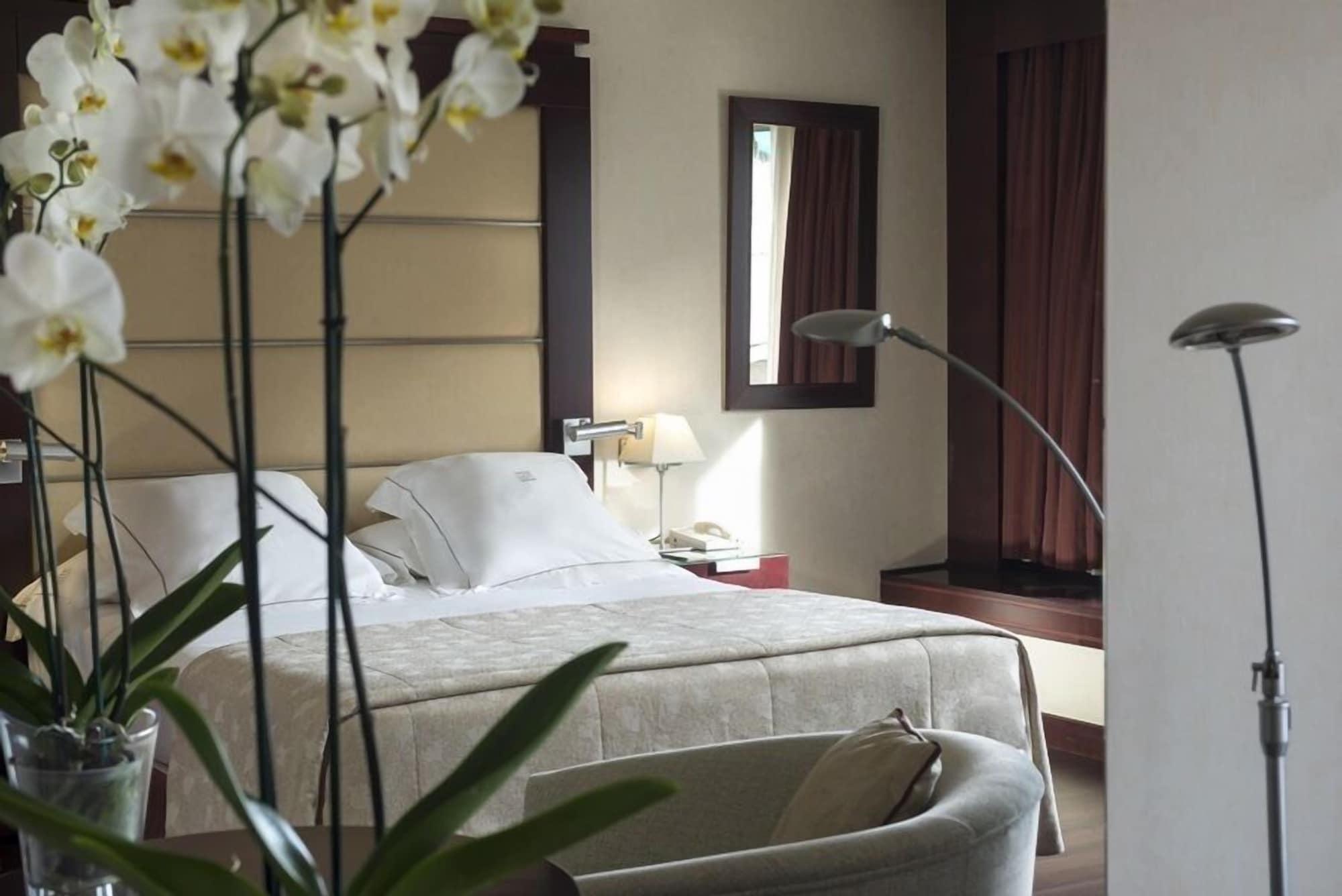 Hotel Andalucia Center Гранада Екстериор снимка